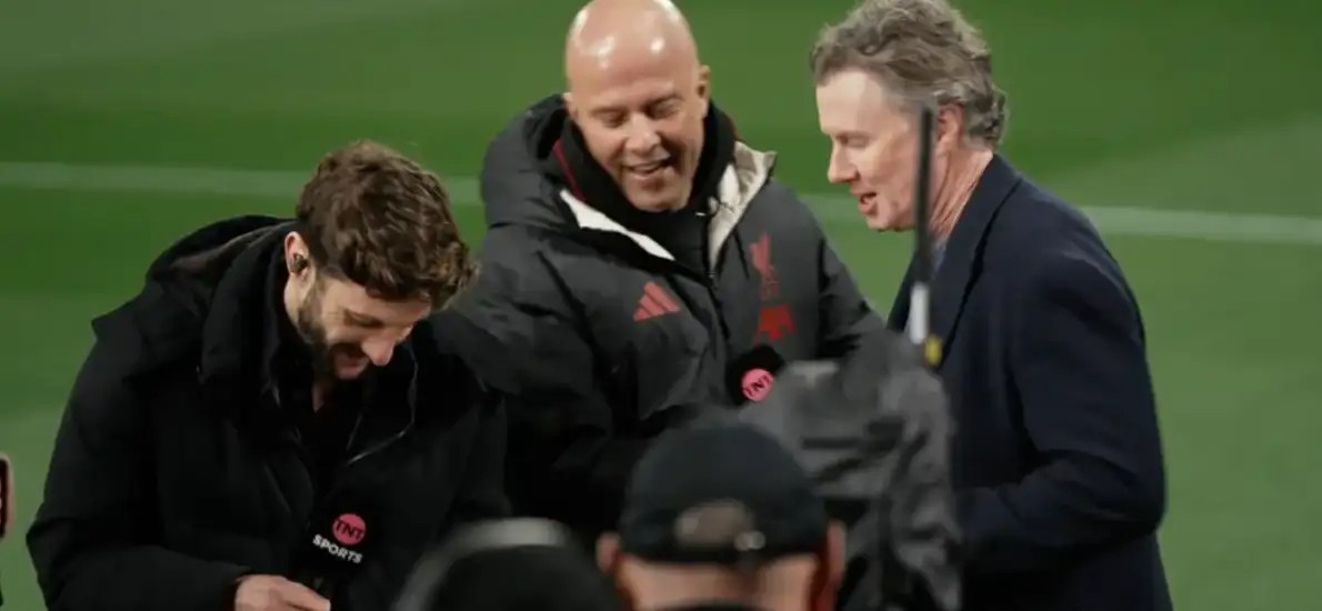 致敬联赛最后一尊大恐龙，他的球员生涯是半部英超历史